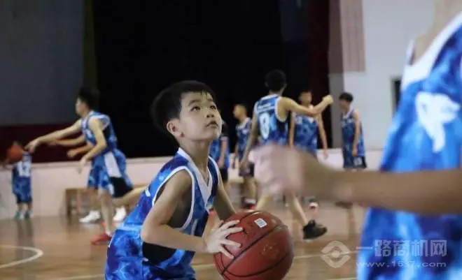 青少年学生篮球训练营发言稿_2